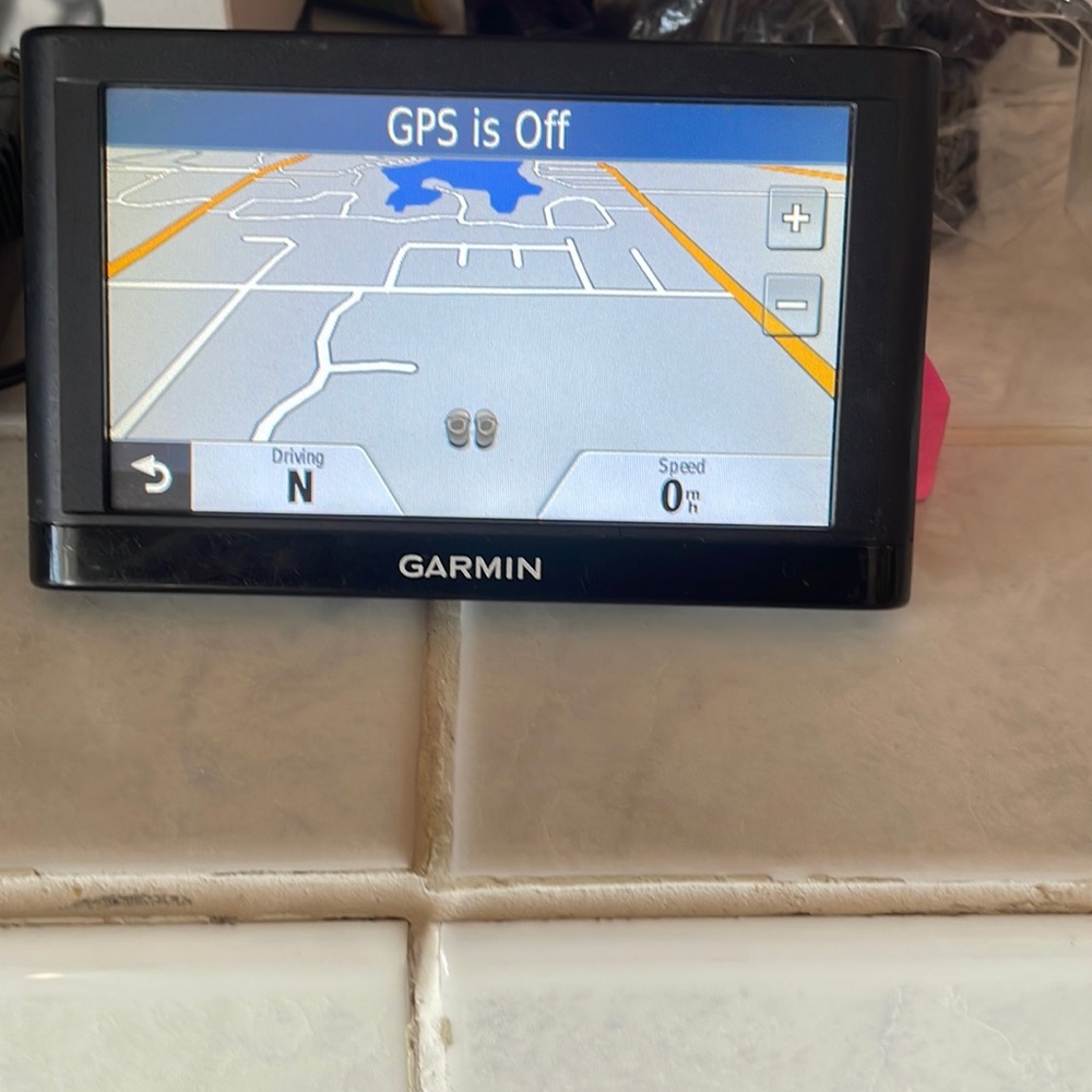Navigation Garmin with car plug